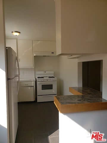 Building Photo - 11820 Chandler Blvd