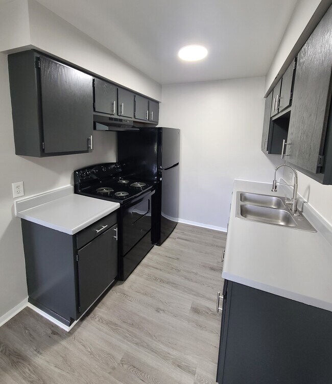 Golf Marina Apartments 3501 N River Rd Fort Gratiot, MI Apartments