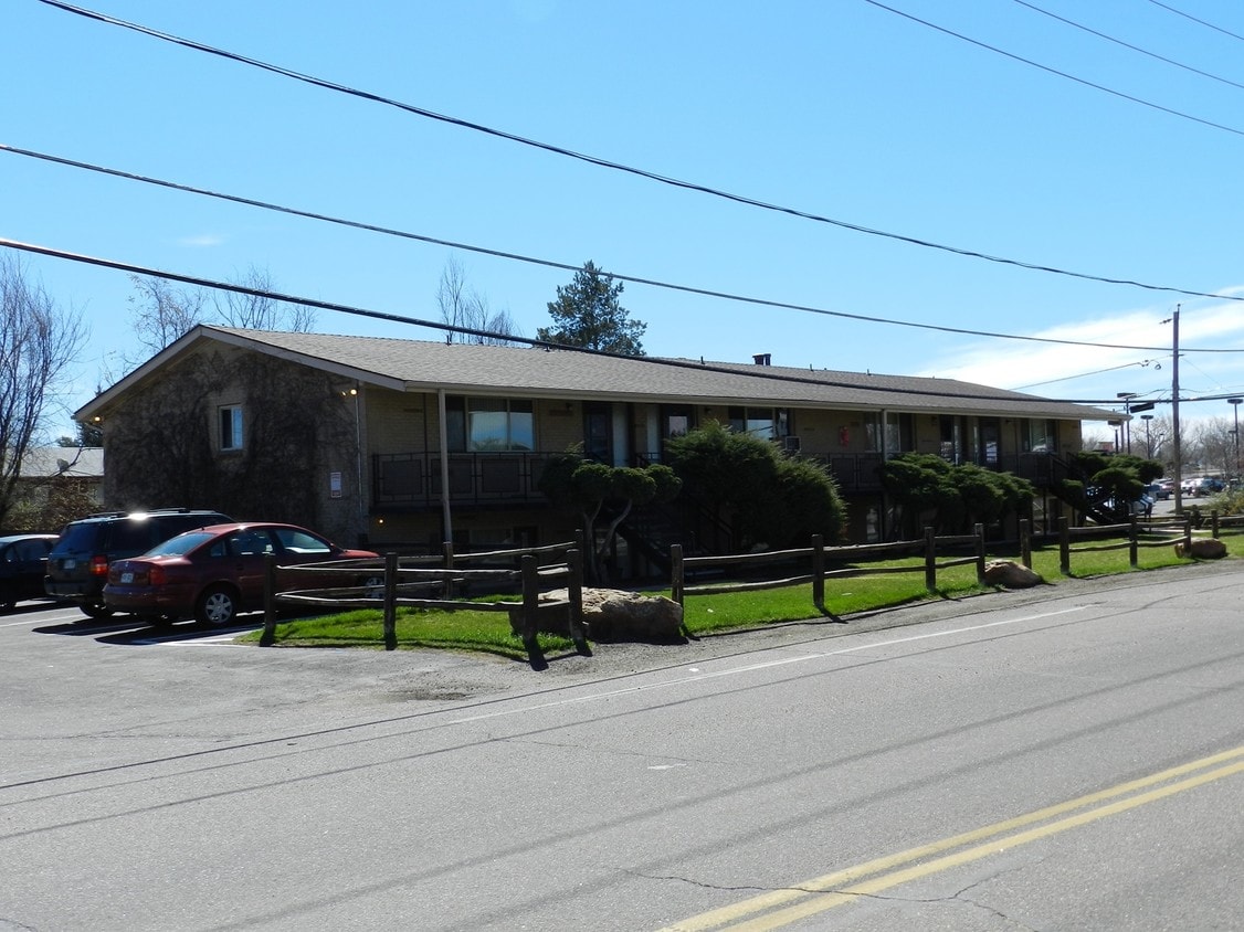 Building Photo - Cedar Arms