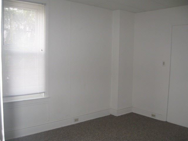 Building Photo - 346 W North St