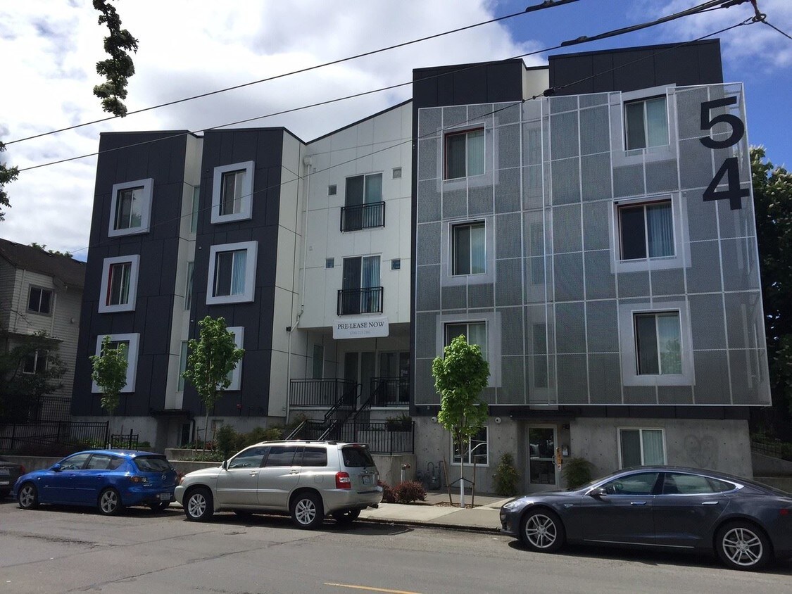 Foto principal - 5043 Brooklyn Ave NE
