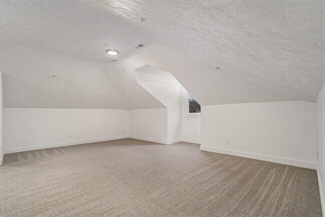 Foto del edificio - 302 Stuart Ave