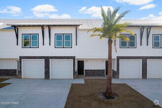 Building Photo - 7031 Patronis Dr