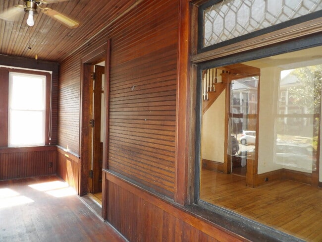 Building Photo - 3 Bedrooms | 2 Bathrooms Near UofM