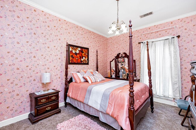 Foto del edificio - Fully Furnished 3-Bedroom Home with Guest Suite | Unfurnished Option Available