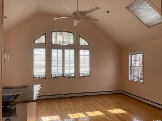 Building Photo - 173-45 Fairchild Ave