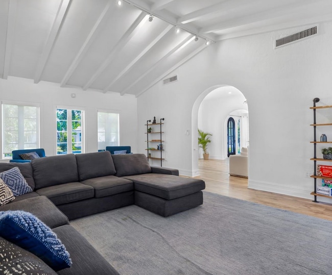 Foto del edificio - 113 NE 101st St