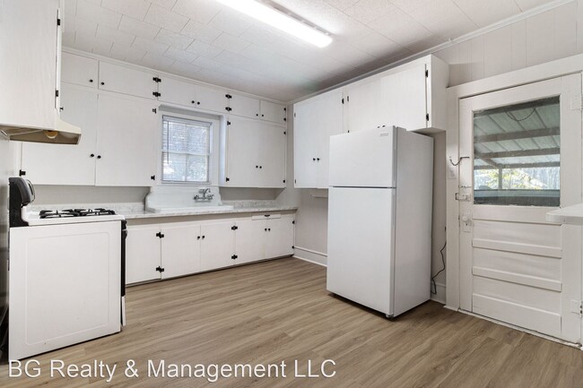 Building Photo - 2 br, 1 bath House - 1211 Victoria St