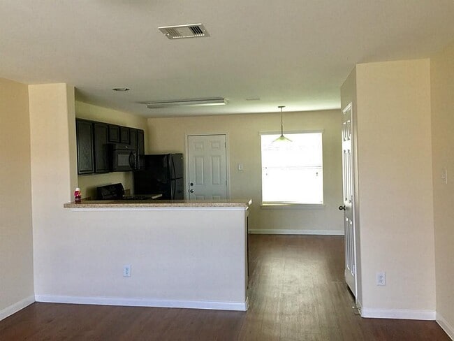 Building Photo - 734 Horseshoe Springs Ln