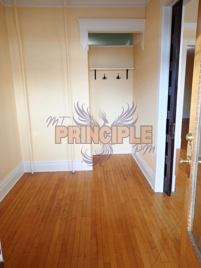 Foto del edificio - 805-807 W Galena St