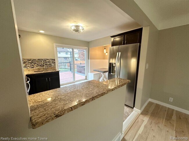Foto del edificio - 46458 Jefferson Ave