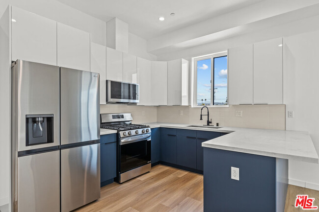 Foto del edificio - 2923 Burnside Ave