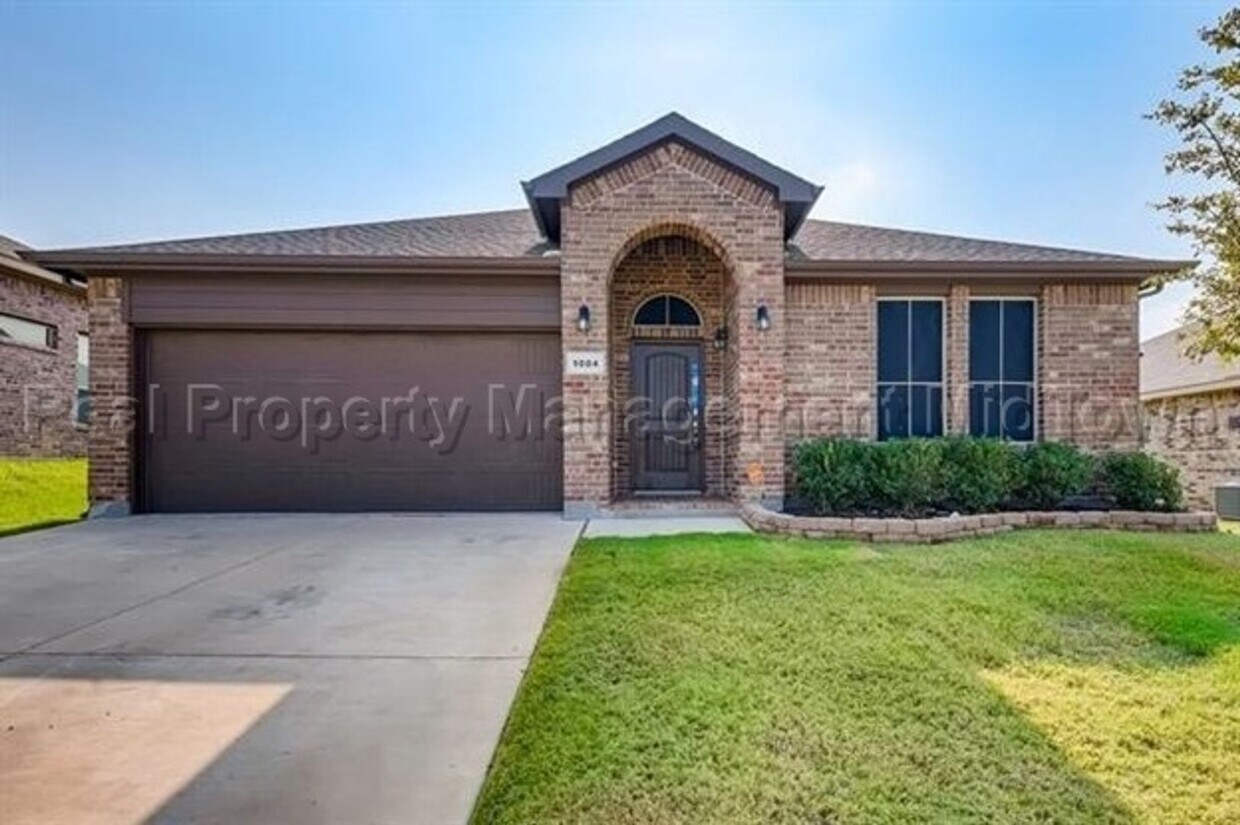 Primary Photo - Charming New Home Ready to be called Home!!