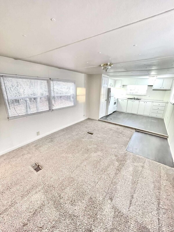 Foto del edificio - 400 Ball Park Rd