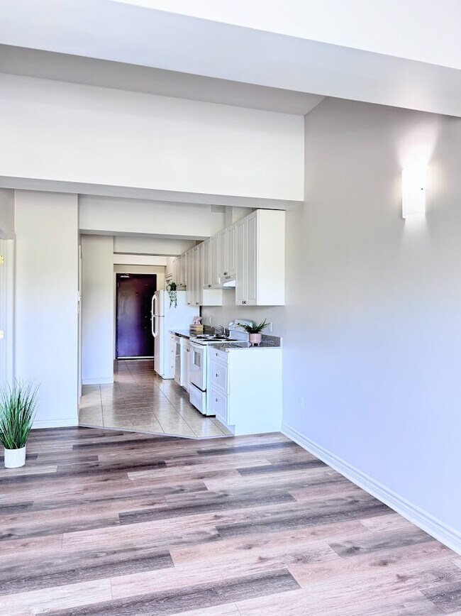 Photo du bâtiment - 323 2nd Ave N