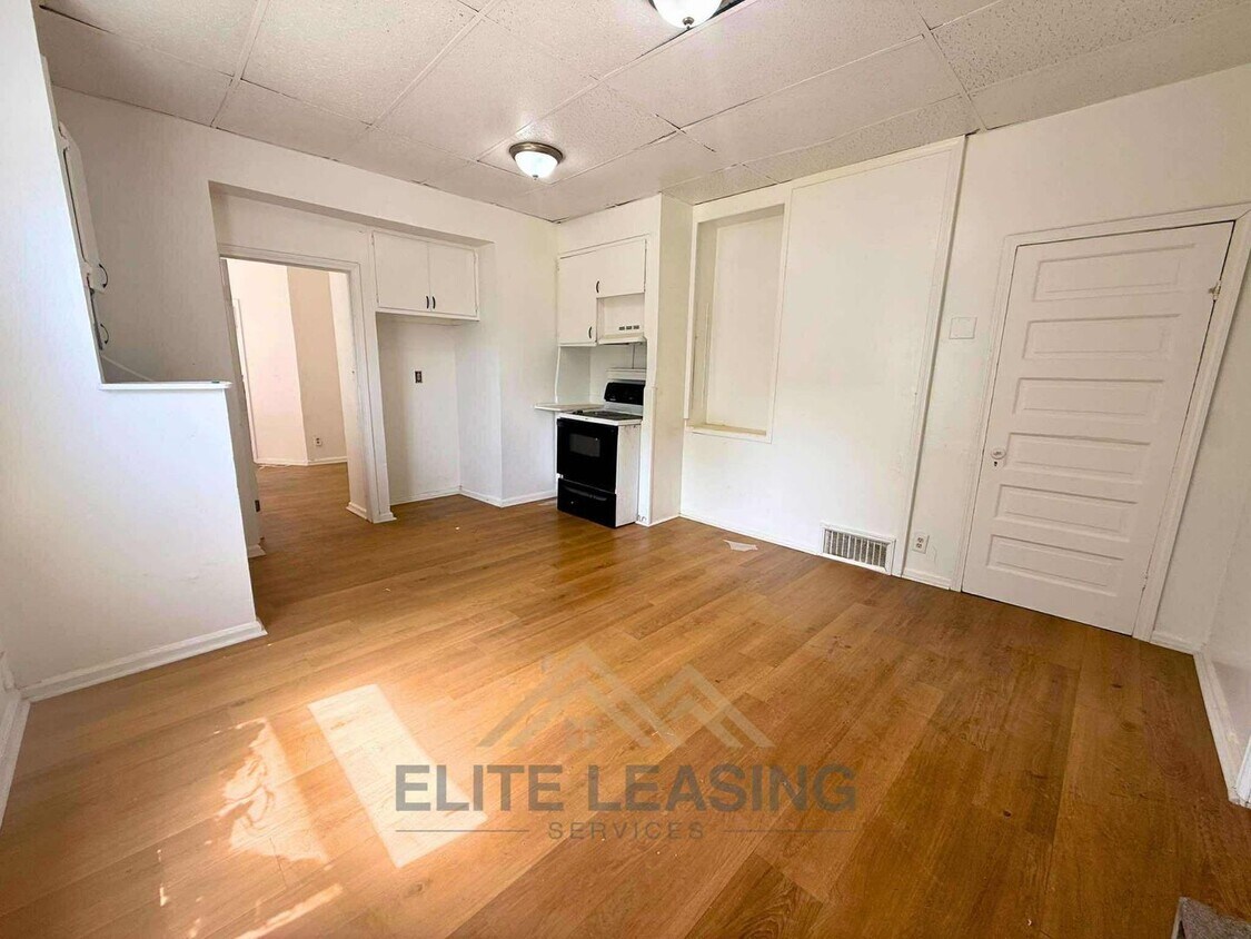 Building Photo - 1441 SW Van Buren St
