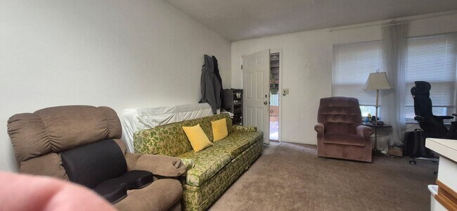 Building Photo - 1 Bed 1 Bath unit