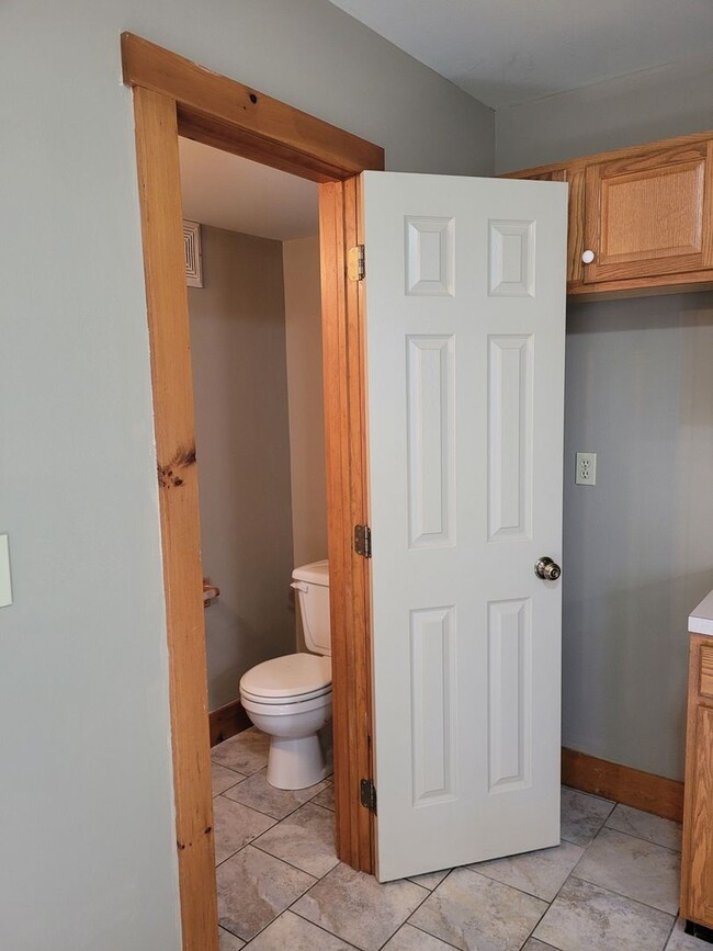 Building Photo - 3 bedroom 1.5 bathroom townhome in Leola