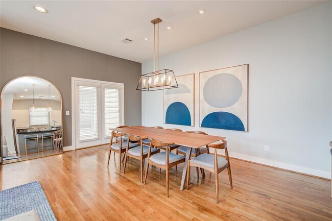 Foto del edificio - 5336 Darling St