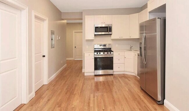 Foto del edificio - 170 W 9th St