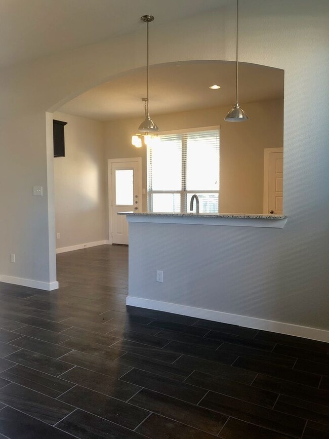 Foto del edificio - LUXURY 2 STORY DUPLEX LOCATED IN MIDLOTHIAN, TEXAS!