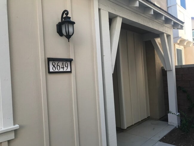 Building Photo - Luxury home 4Bedroom 3.5Bathroom in Chino