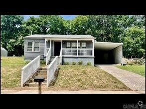Building Photo - 818 Poplar Dr