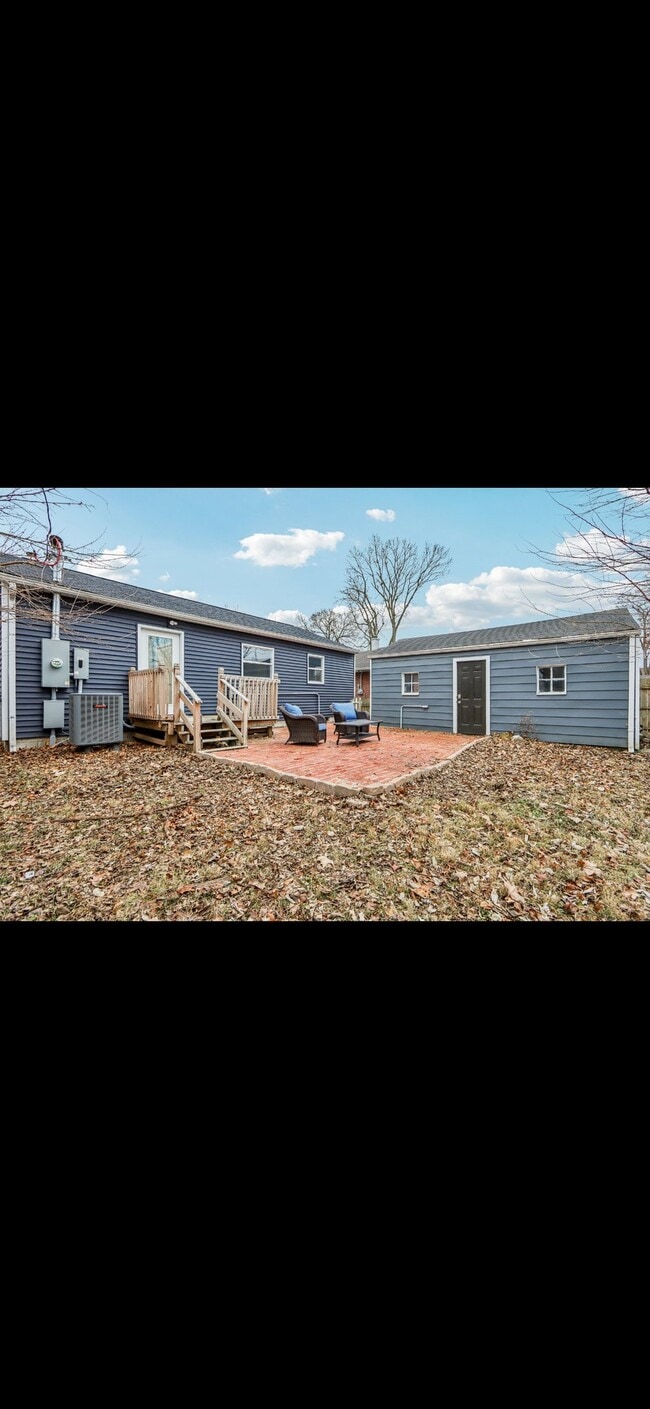Building Photo - 5168 Caroline Ave