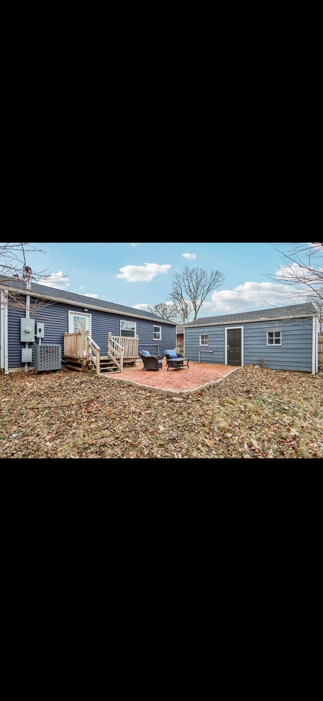 Foto del edificio - 5168 Caroline Ave