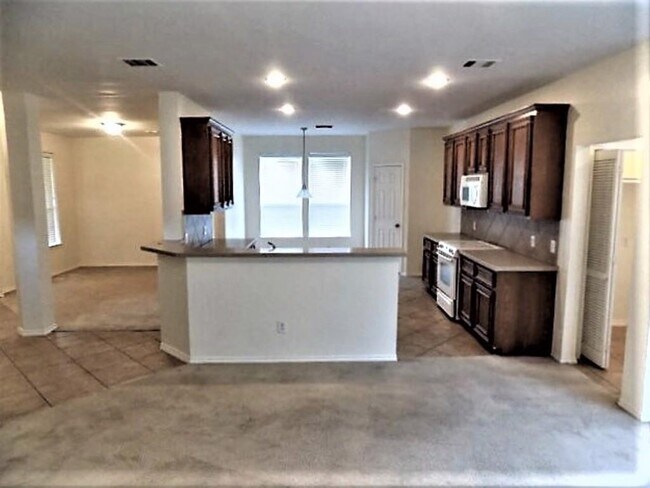 Foto del edificio - 864 Rock Harbor Ln