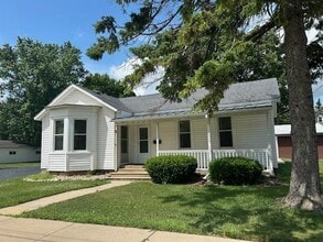 Building Photo - 1203 1st Center Ave