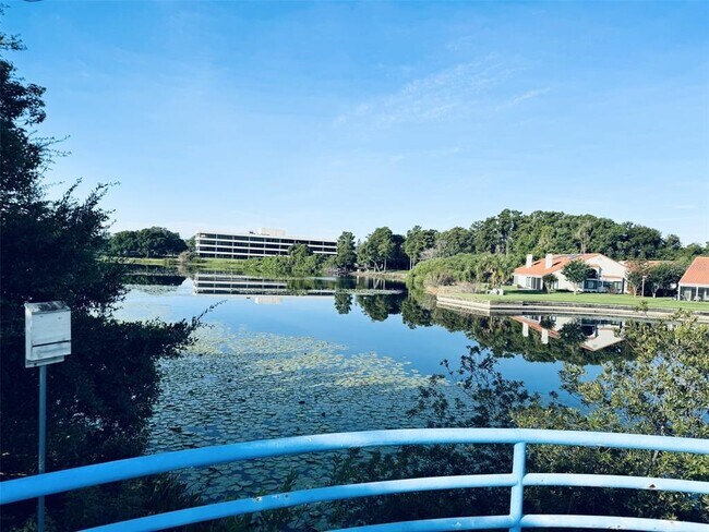 Foto del edificio - 1000 Winderley Pl