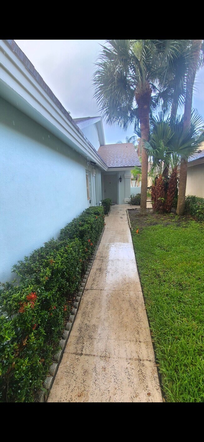 Foto del edificio - 315 Leeward Dr