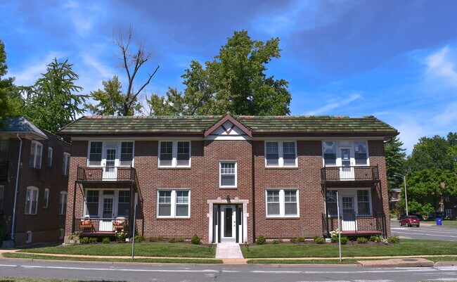 Building front entrance - 7505 Pershing Ave