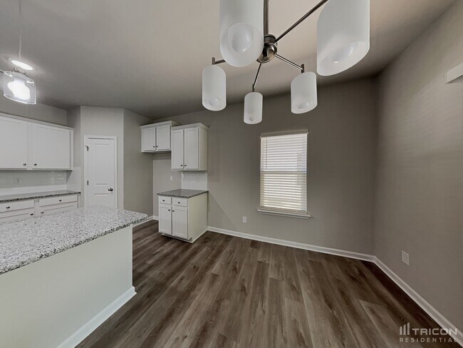 Foto del edificio - 233 Spring Knoll Dr