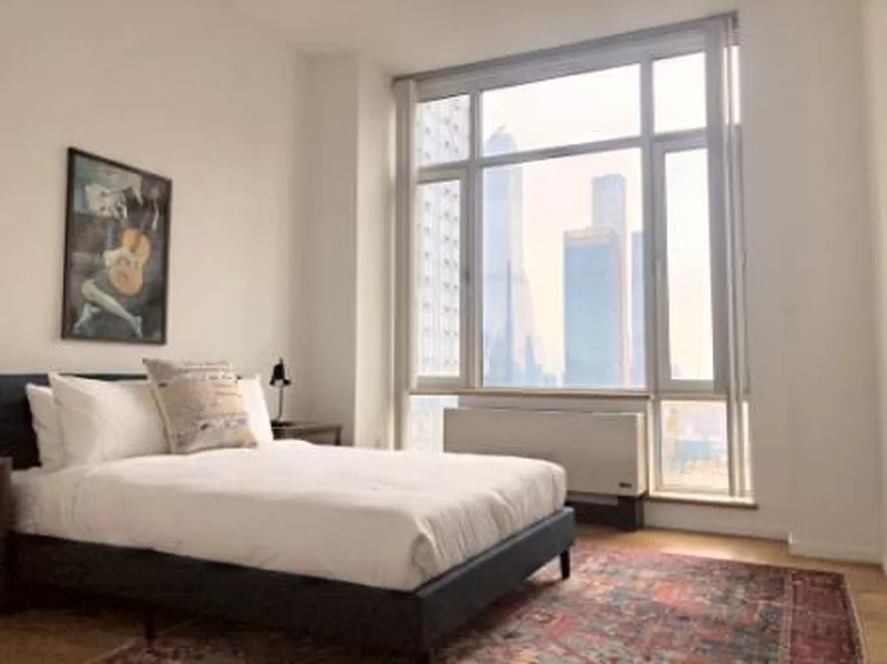 Foto principal - 634 W 42nd St