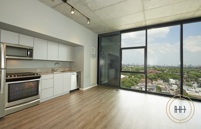 Building Photo - 2210 N Washtenaw Ave