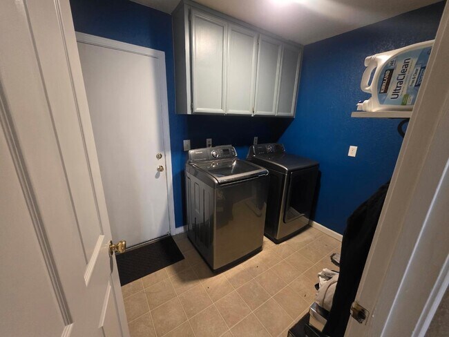 Foto del edificio - 5761 Caribbean Cir