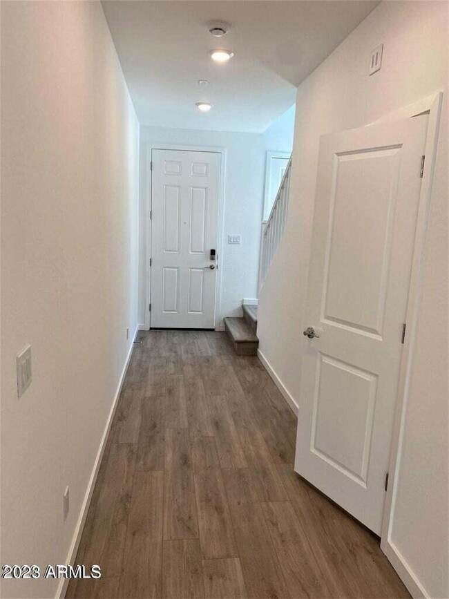 Foto del edificio - 1323 W Bluejay Dr