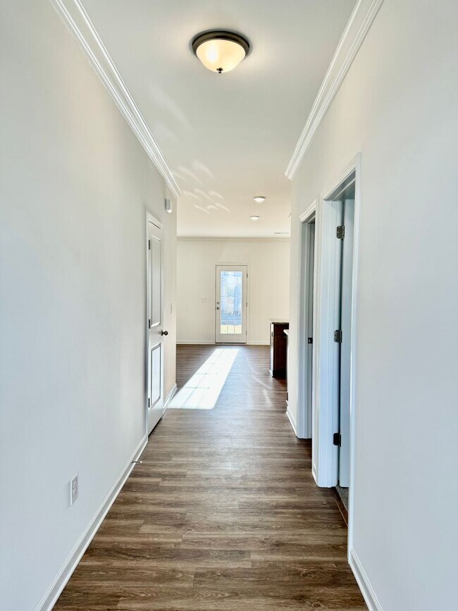 Building Photo - Newly Constructed 4BR 3BA Home with Washer...