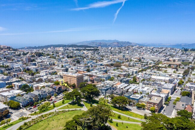 Foto del edificio - Experience Alamo Square Living at Its Fine...