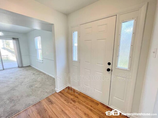 Foto del edificio - 5624 Banbury Ct