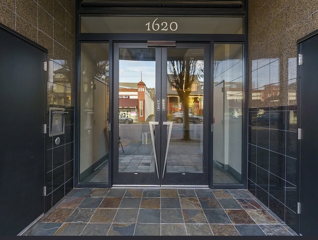 Building Entrance - 1620 NE Broadway St