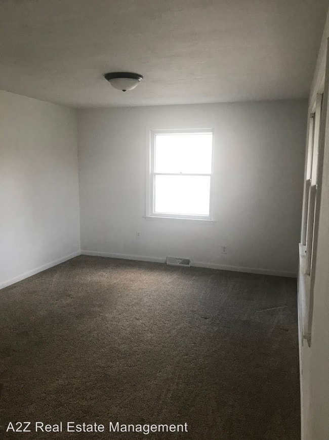 Building Photo - 3 br, 1 bath House - 2210 N Fairmount