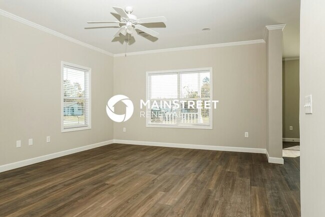 Building Photo - 4 Bedroom Pet-Friendly Home in North Port, FL with Main Street Renewal