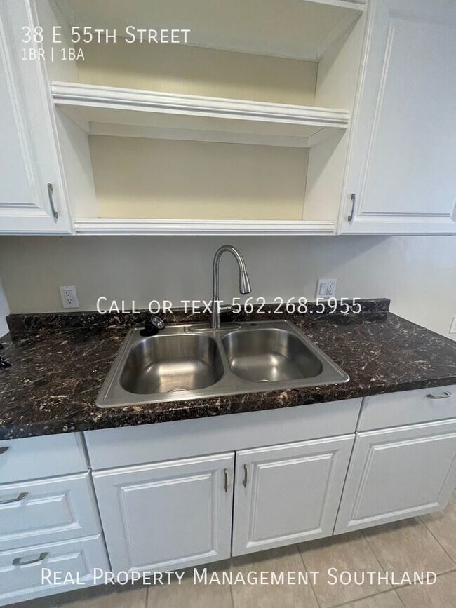 Building Photo - Bright & Cozy One Bedroom Home with One Ca...