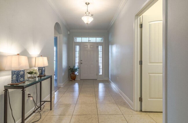 Building Photo - 32 Sonata St