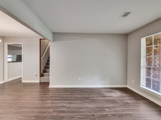 Foto del edificio - 2030 Lone Rock Dr