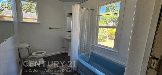 Foto del edificio - Minutes to Downtown Grants Pass