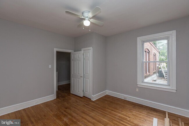 Foto del edificio - 1005 W Lancaster Ave